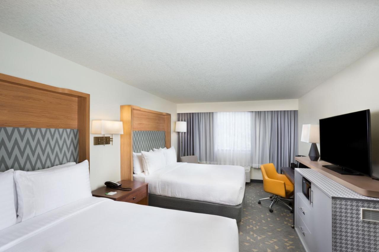 Holiday Inn Asheville East-Blue Ridge Pkwy By Ihg Dış mekan fotoğraf