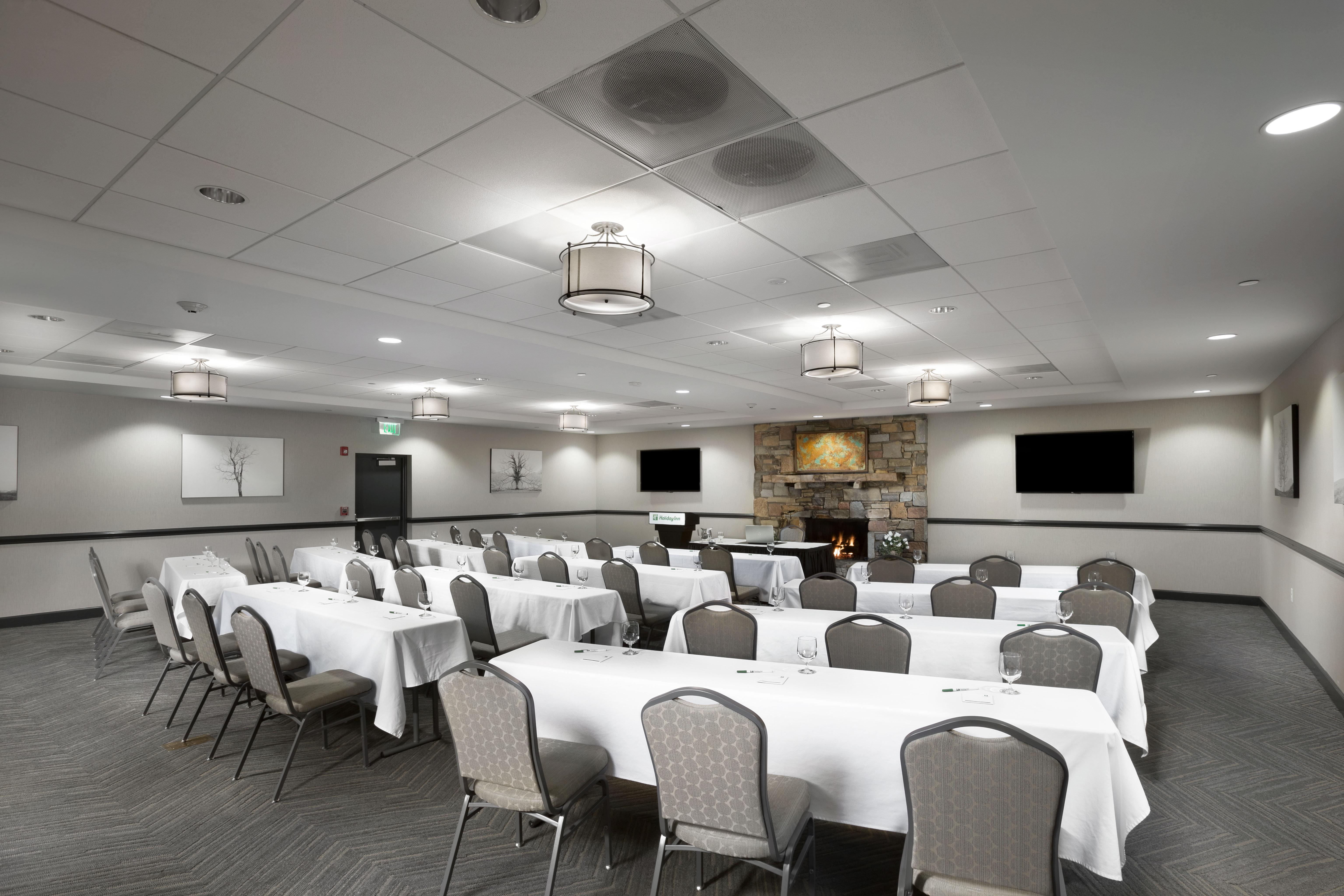 Holiday Inn Asheville East-Blue Ridge Pkwy By Ihg Dış mekan fotoğraf
