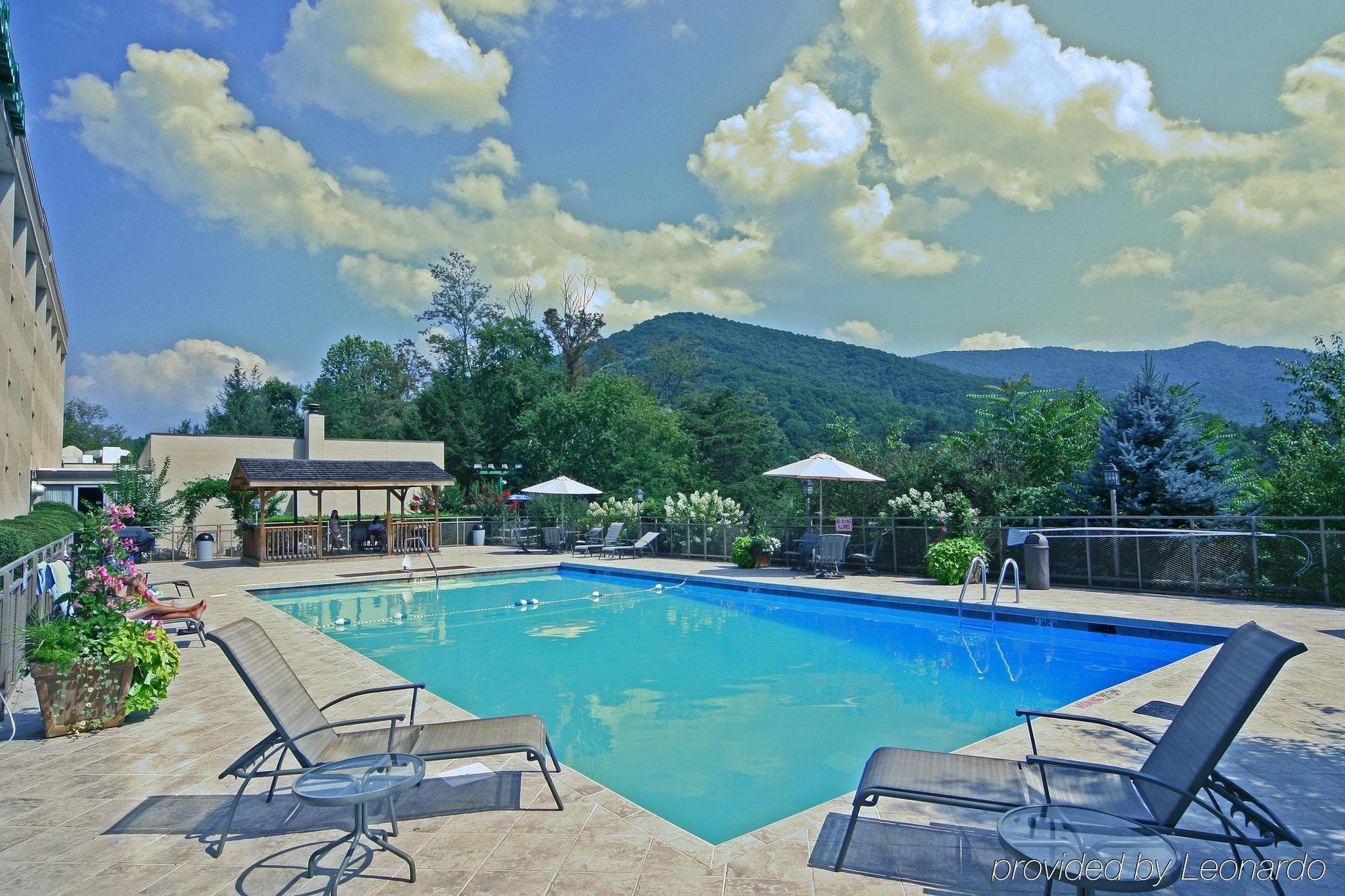 Holiday Inn Asheville East-Blue Ridge Pkwy By Ihg Konforlar fotoğraf
