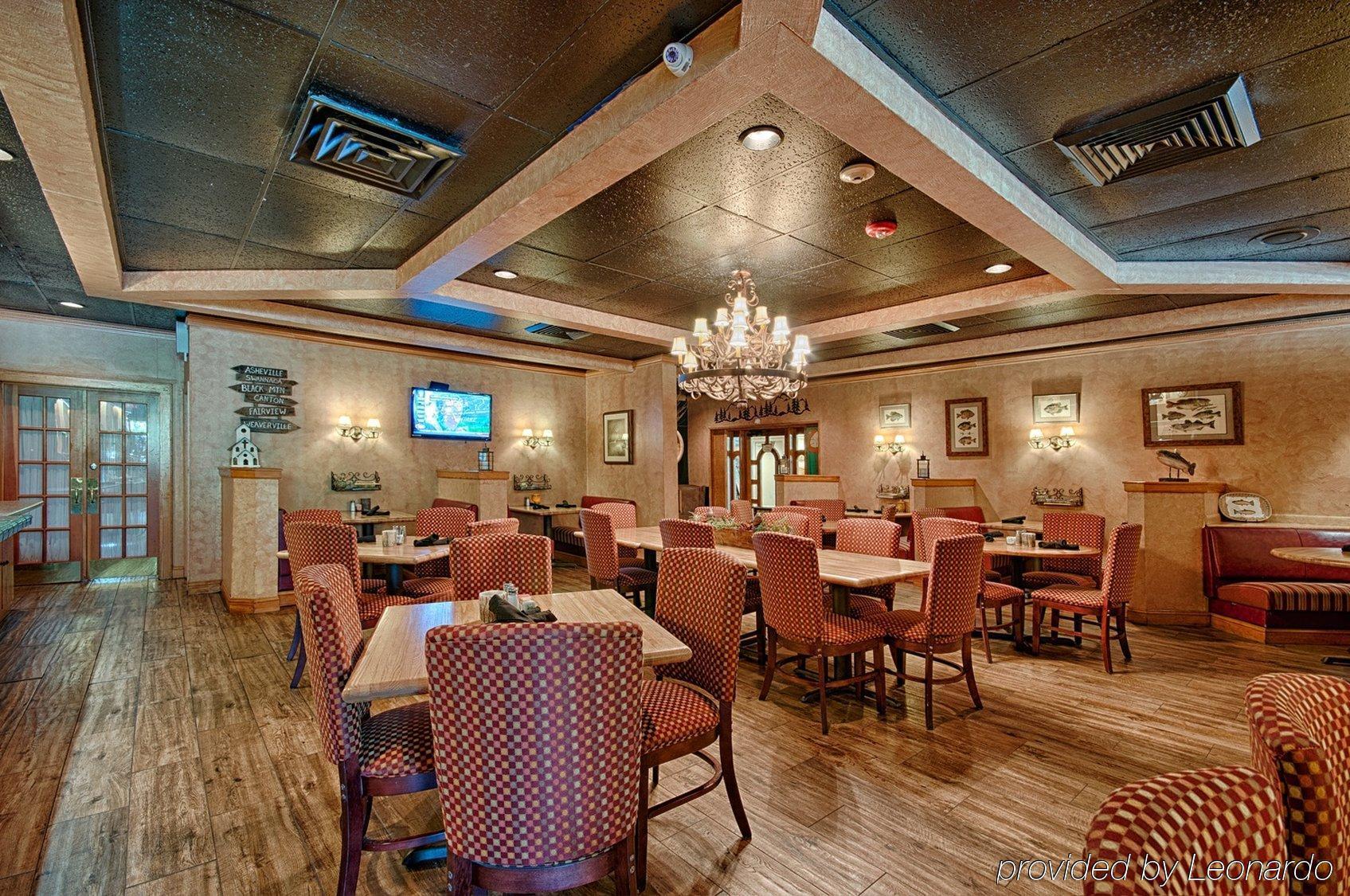 Holiday Inn Asheville East-Blue Ridge Pkwy By Ihg Dış mekan fotoğraf