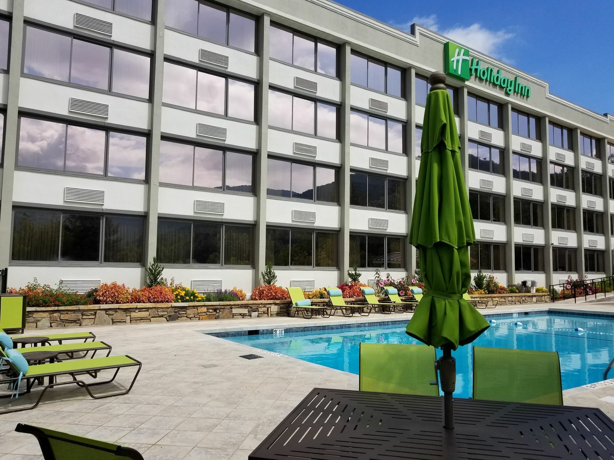 Holiday Inn Asheville East-Blue Ridge Pkwy By Ihg Dış mekan fotoğraf